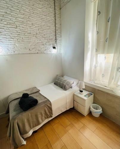 Airbhouse Private Rooms & Apartments