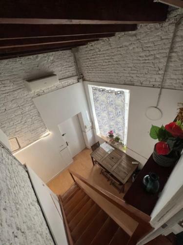 Airbhouse Private Rooms & Apartments