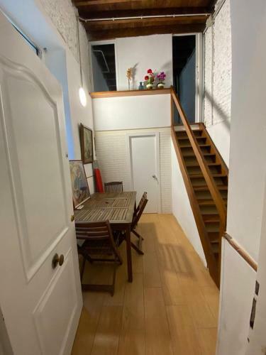 Airbhouse Private Rooms & Apartments