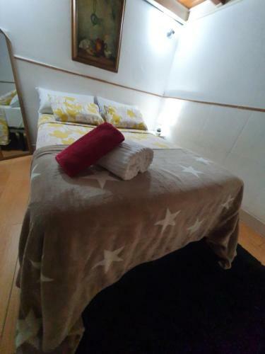 Airbhouse Private Rooms & Apartments