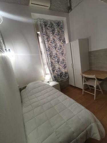 Airbhouse Private Rooms & Apartments