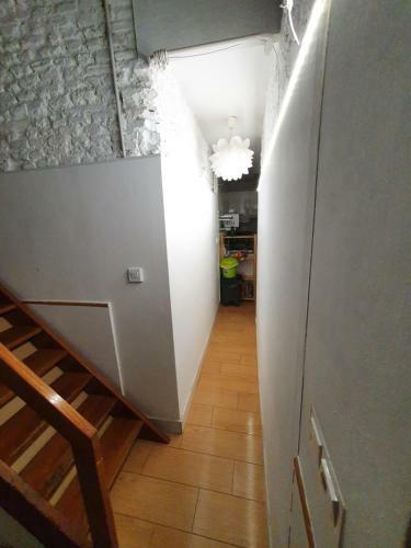 Airbhouse Private Rooms & Apartments