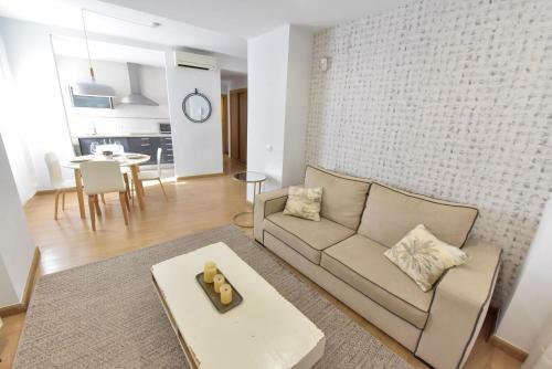 New! Retro Apartment In Central Neighbourhood