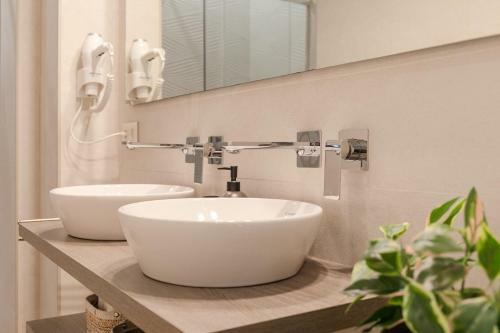 San Luis Downtown & Pool Apartment