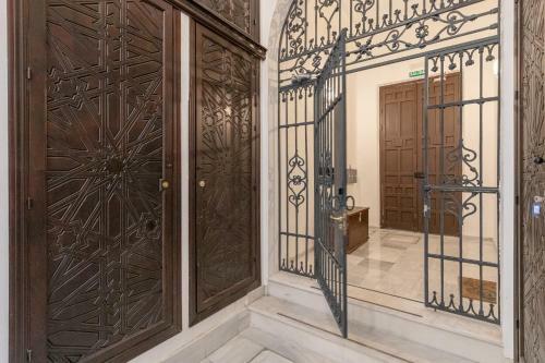 San Luis Downtown & Pool Apartment