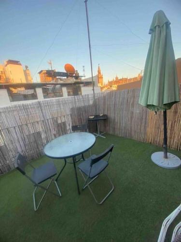 J2 Apartment With Cathedral Views From Terrace
