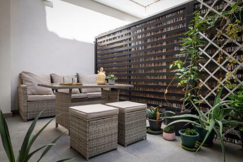 Monkeys Apartments Faustino �lvarez Deluxe & Courtyard