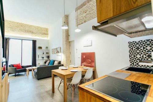 Apartamento �tu Hogar Con Alma En Sevilla!