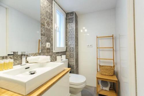 Apartamento �tu Hogar Con Alma En Sevilla!