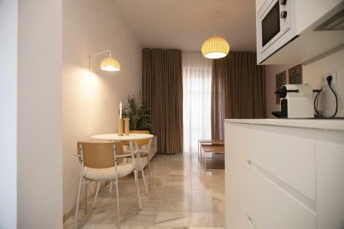 Reyes Cat�licos II Suite Apartment