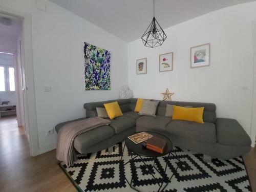 Luminoso Apartamento En El Centro, Con Mucho Arte