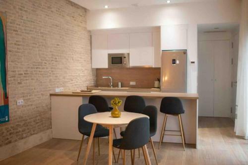 Apartamento Suite En Triana, Tranquilo, Independiente