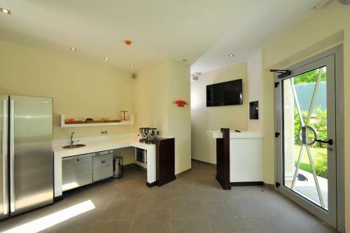 Hostal La Dependance Hotel La Trattoria