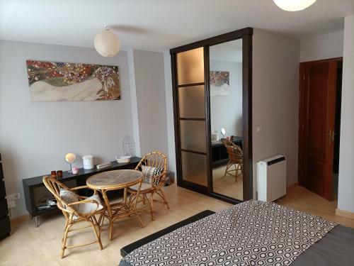 Apartamento Piso Con Terraza En Las R�as Altas