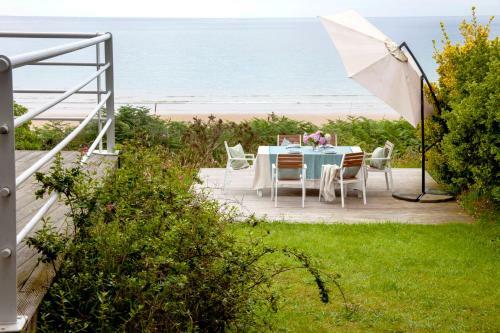 Casa De Cuento En La Playa De Oyambre, Al Lado De Comillas