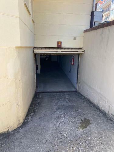 Apartamento Cerca De La R�a Con Parking Incluido By Insidehome