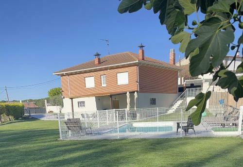 Casa A La Orilla Del Valcorba