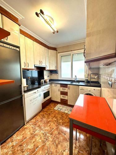 Apartamento Piso Soleado, Pr�ximo Al Centro, 8 Plazas Y F�cil Aparcamiento