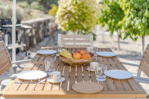 Cliff Haven Sea View Apartment - Adults Only
