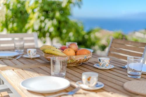 Cliff Haven Sea View Apartment - Adults Only