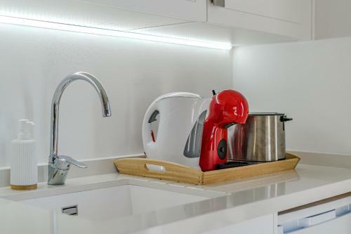 Cliff Haven Sea View Apartment - Adults Only