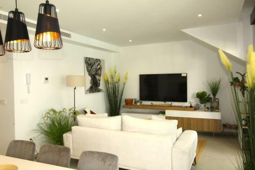 Apartamento Elvira Home, Santiago De La Ribera, Aq-156