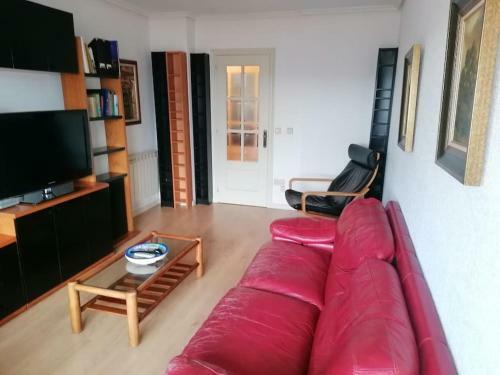 Apartamento Urbanizaci�n Privada. Piscinas. Tenis