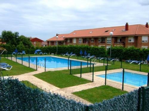 Apartamento Urbanizaci�n Privada. Piscinas. Tenis