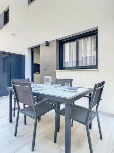 Elisa Beach Apartment - 8209