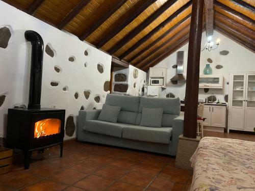 La Casa Vieja De La Monta�a