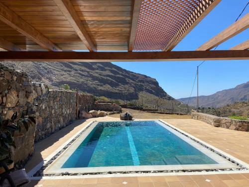 La Casa Vieja De La Monta�a