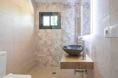 Brand New Villa With Pool For 8 People