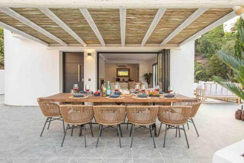Brand New Villa With Pool For 8 People