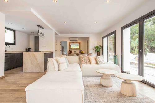 Brand New Villa With Pool For 8 People