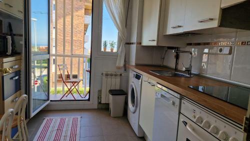 Apartamento Piso Alegr�a. Tranquilidad Excursiones Y Playa
