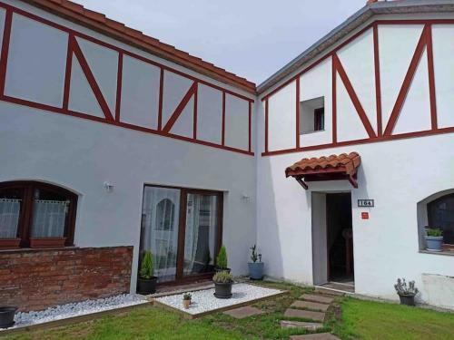 Amplia Casa Con Jardin A Un Paso Del Centro De Santander