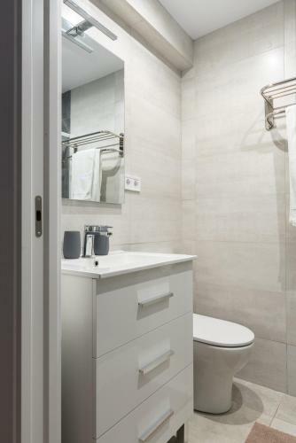 Moderno Y C�modo Apartamento En Calle Vargas