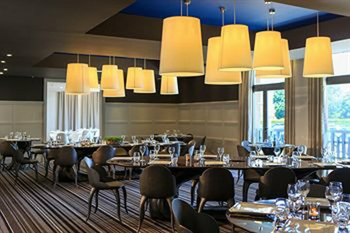 Hotel Renaissance Paris Hippodrome De Saint-cloud