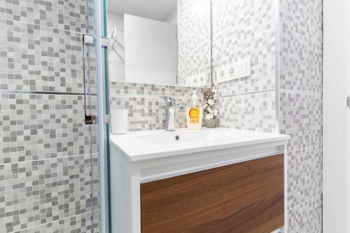 Apartamento Rentafive Nuevo Terraza AA 2 Min Paseo
