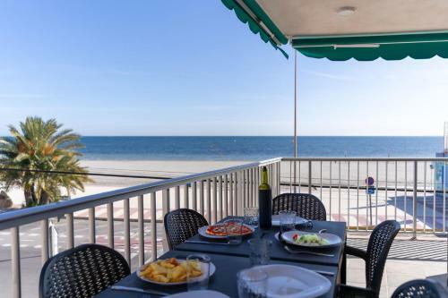 Apartamento Rentafive Primera L�nea Terraza Reformado