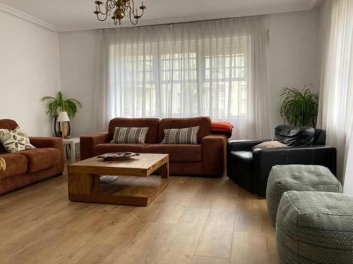 Gran Casa Familiar Al Lado De La Playa