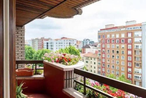 Apartamento Luminoso Piso Grande Con Garaje En El Centro.