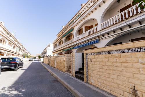 Rentafive Parking Frente A La Playa Tamarit