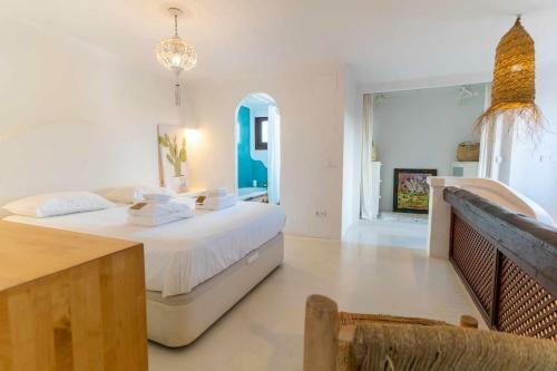 Rentafive Nuevo Villa Ibicenca Piscina