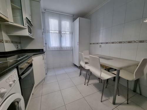 Apartamento C01a04 C�ntrico 4 Dormitorios