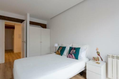 Apartamento Piso Moderno En El Centro Detr�s Del Edificio Banco Santander