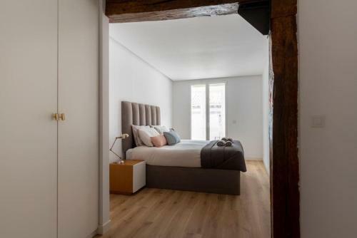 Apartamento Piso Moderno En El Centro Detr�s Del Edificio Banco Santander