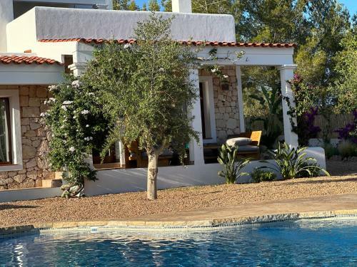 Villa Your Perfect Hideaway Only 5 Minutes From Ibiza