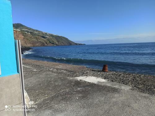 Junto Al Mar