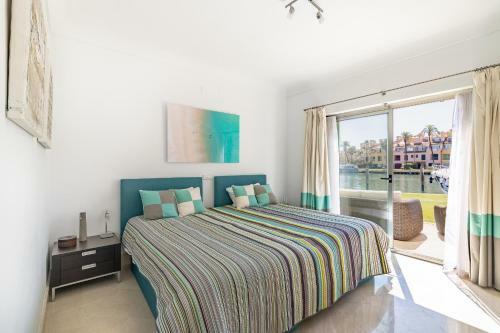 Waterside Apartment In Sotogrande Marina With Private Pool